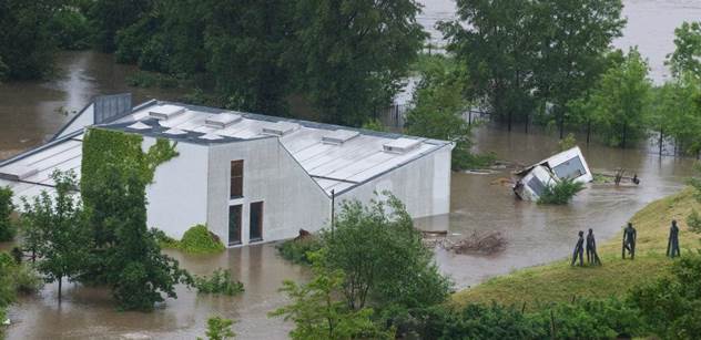 Postižení povodní nebudou muset platit daň z nemovitosti, rozhodla Praha